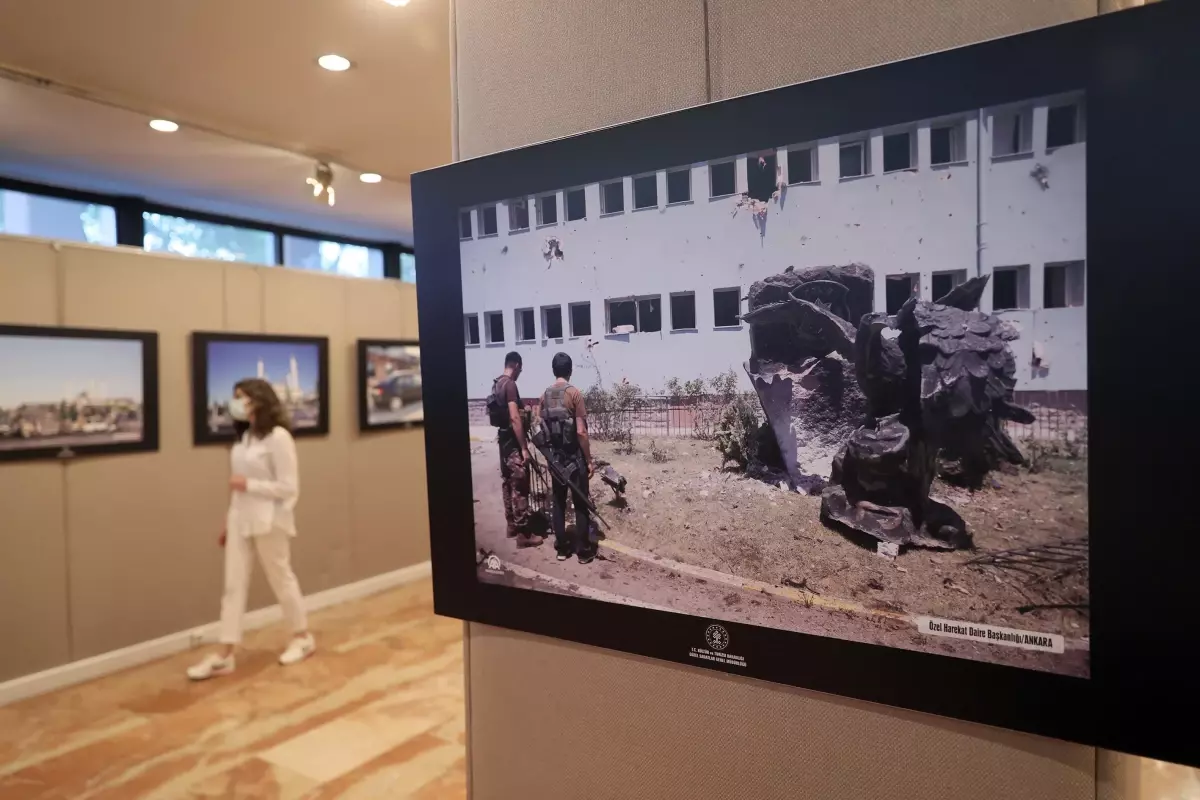 Kültür ve Turizm Bakan Yardımcısı Yavuz, AA muhabirlerinin 15 Temmuz fotoğraflarından oluşan sergiyi açtı