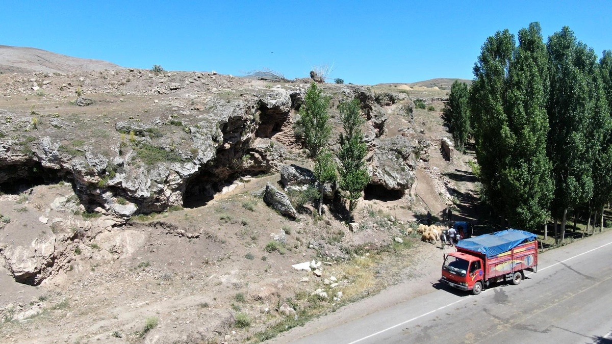 Mağarada organik yetiştiler, kurban olmak için yola çıktılar