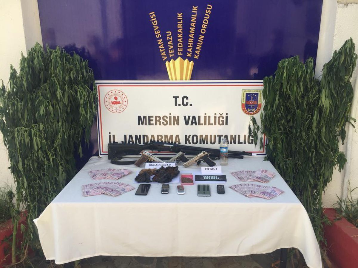 Mersin\'de uyuşturucu operasyonunda 8 şüpheli yakalandı