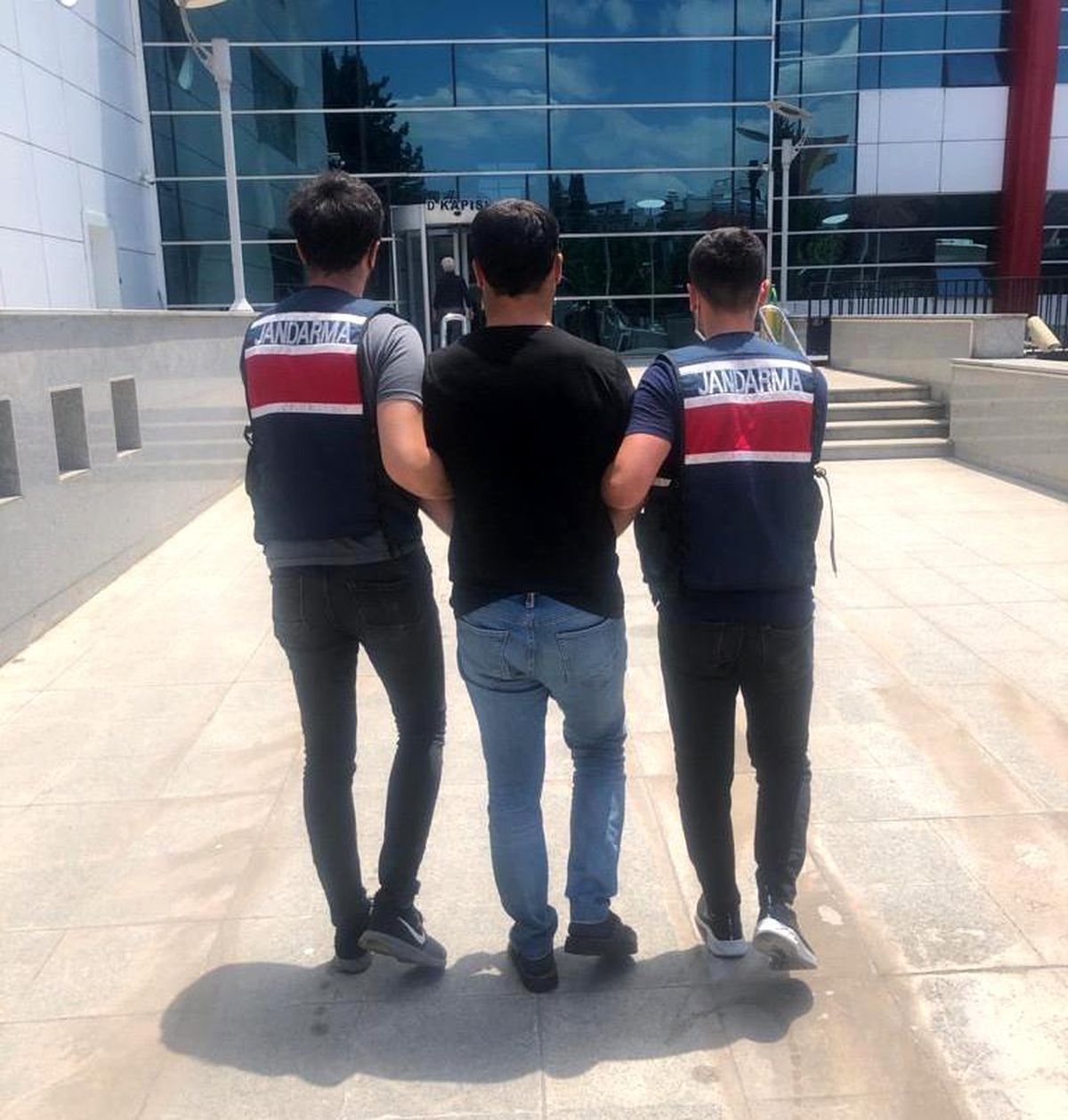 PKK/KCK\'ya finans sağladığı iddia edilen şahıs tutuklandı