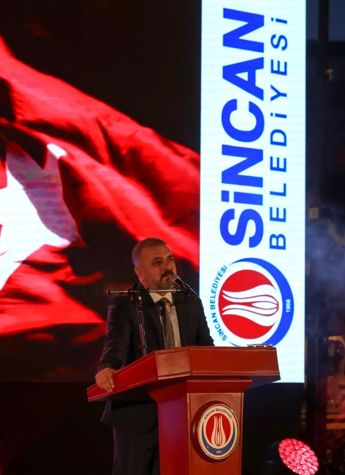 Sincan Belediye Başkanı Ercan: "Bize bu vatanı bağışlayan ve kanlarıyla yoğuran şehitlerimizi saygıyla ve rahmetle anıyorum"