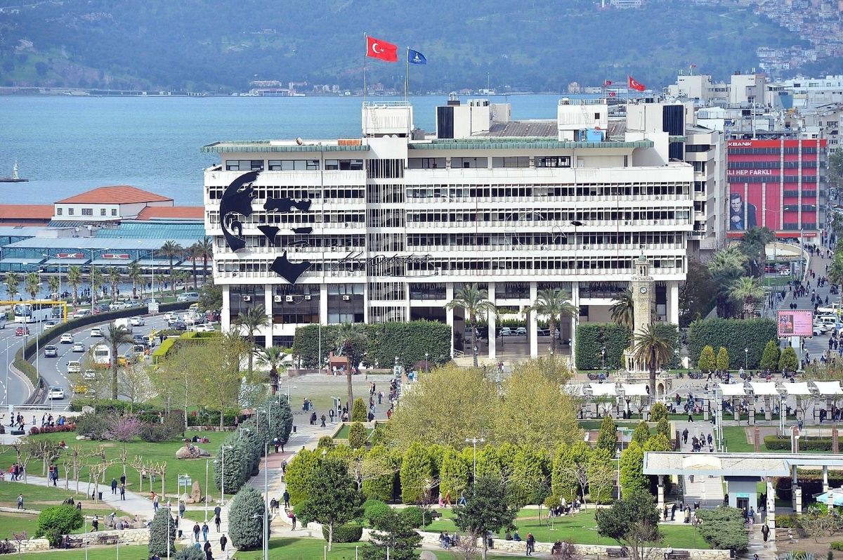 Soyer, Büyükşehir binası için konuştu: "Bina yıkılacak"