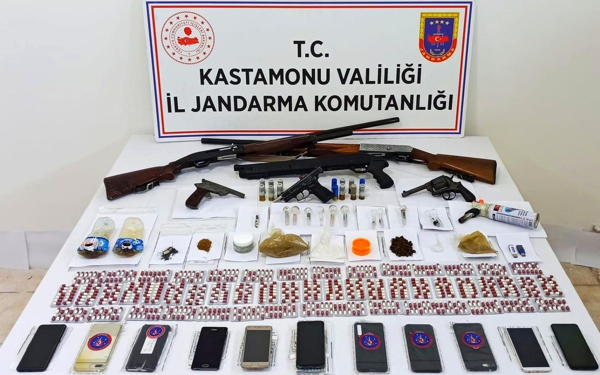 Uyuşturucu operasyonunda 7 şüpheli gözaltına alındı