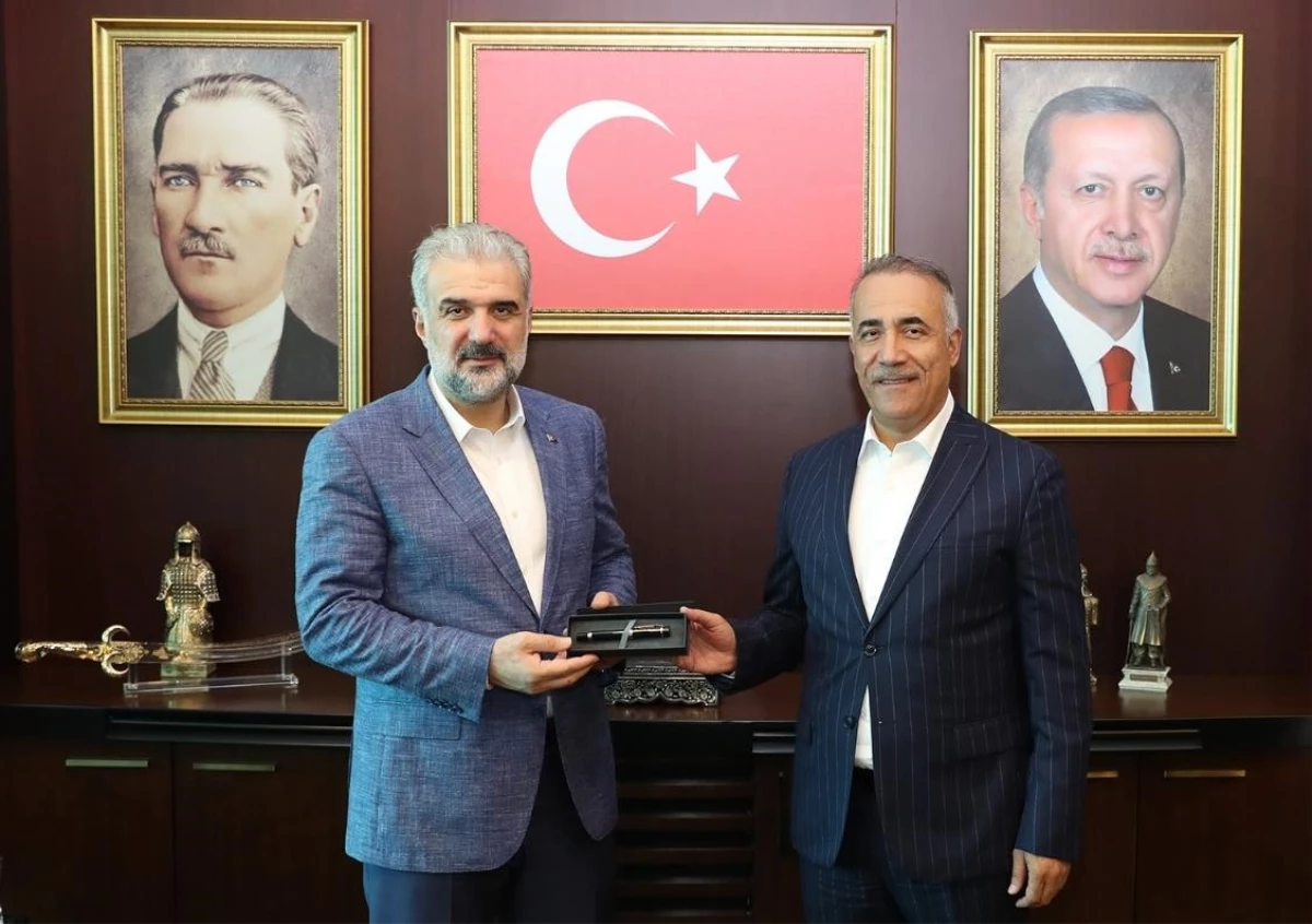 AK Parti İstanbul İl Başkanı Kabaktepe, Sultangazi Belediyesini ziyaret etti