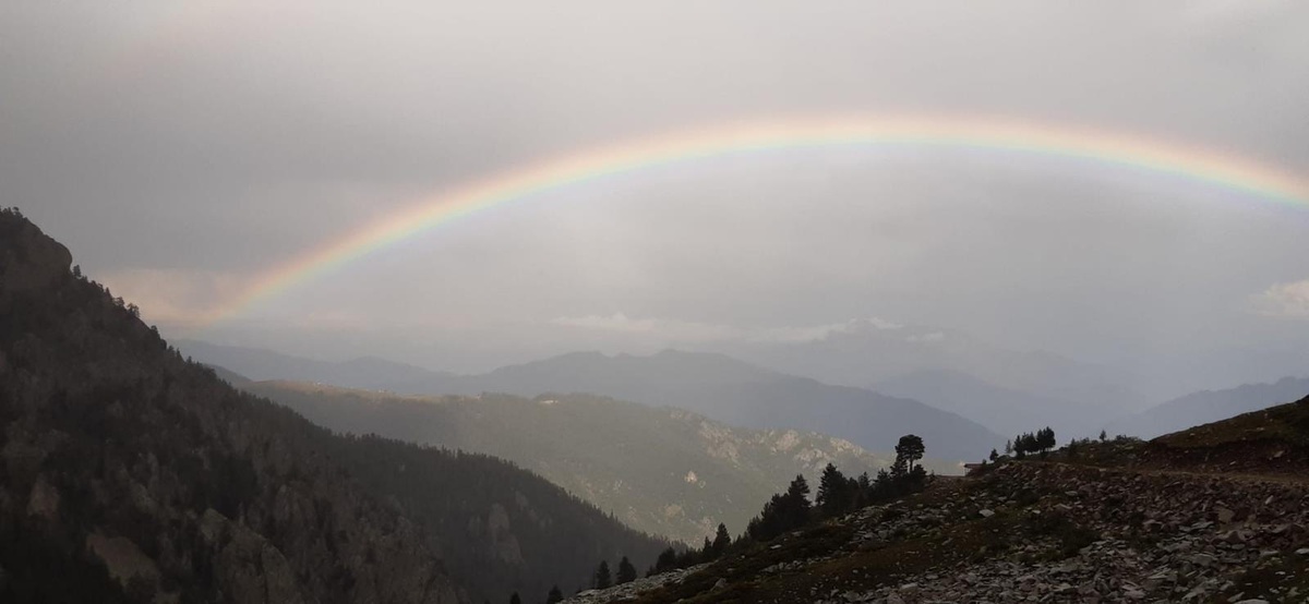 Artvin\'de kartpostallık gök kuşağı manzarası