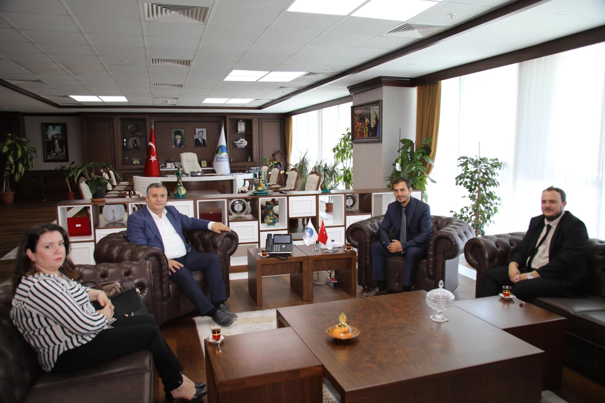 AYBÜ Sağlık Bilimleri Meslek Yüksekokulu Müdürü Koç\'tan Belediye Başkanı Demirbaş\'a ziyaret