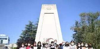 Son dakika... Milli Eğitim Bakanı Selçuk, öğrencilerle Meclis'teki 15 Temmuz Şehitleri Anıtı'na karanfil bıraktı