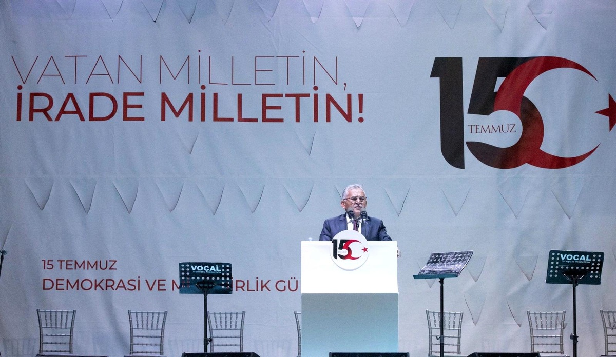 Büyükkılıç: "Kayseri demokrasi için o gece ayaktaydı ve halen ayakta"