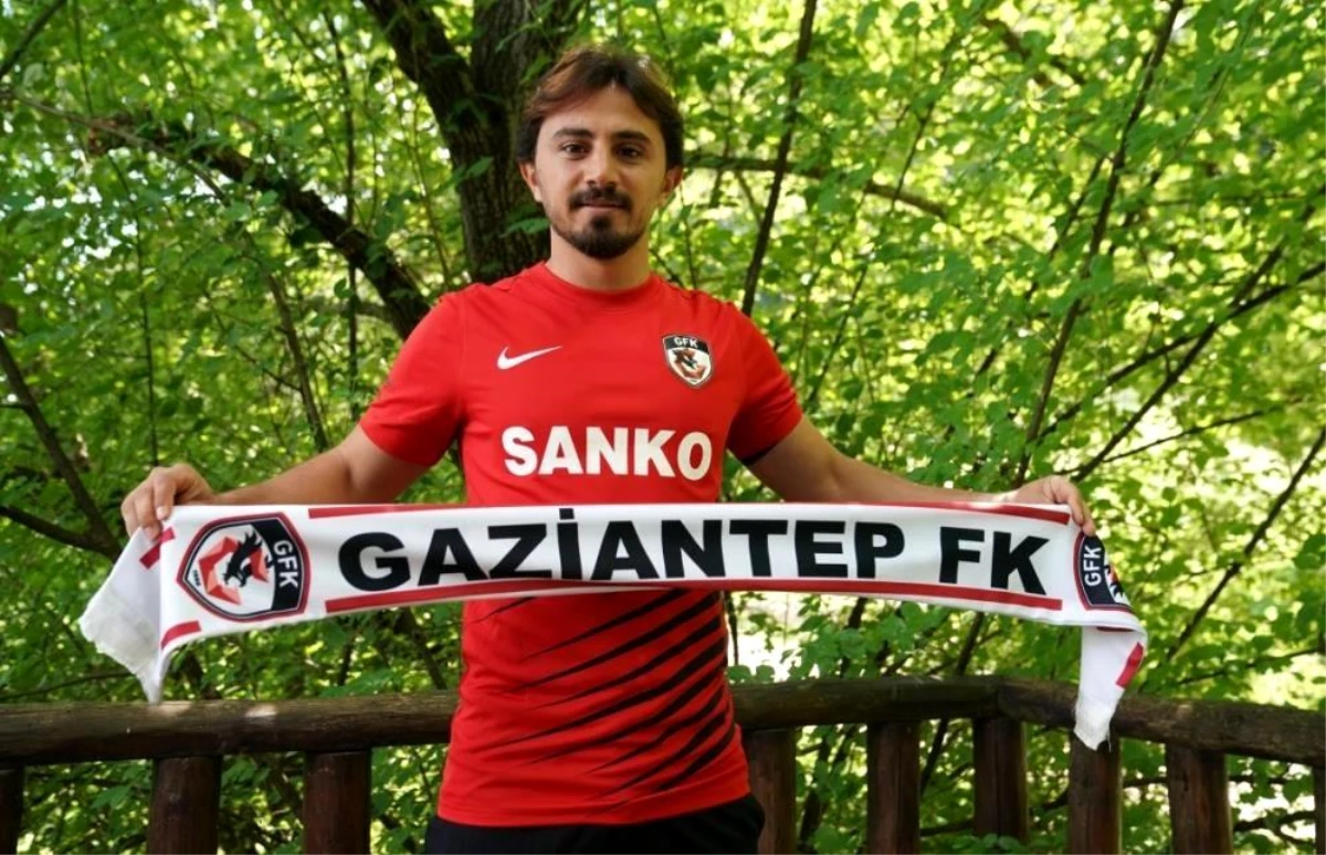 Denizlispor\'un başarılı oyuncusu Recep Niyaz, Gaziantep FK ile sözleşme imzaladı