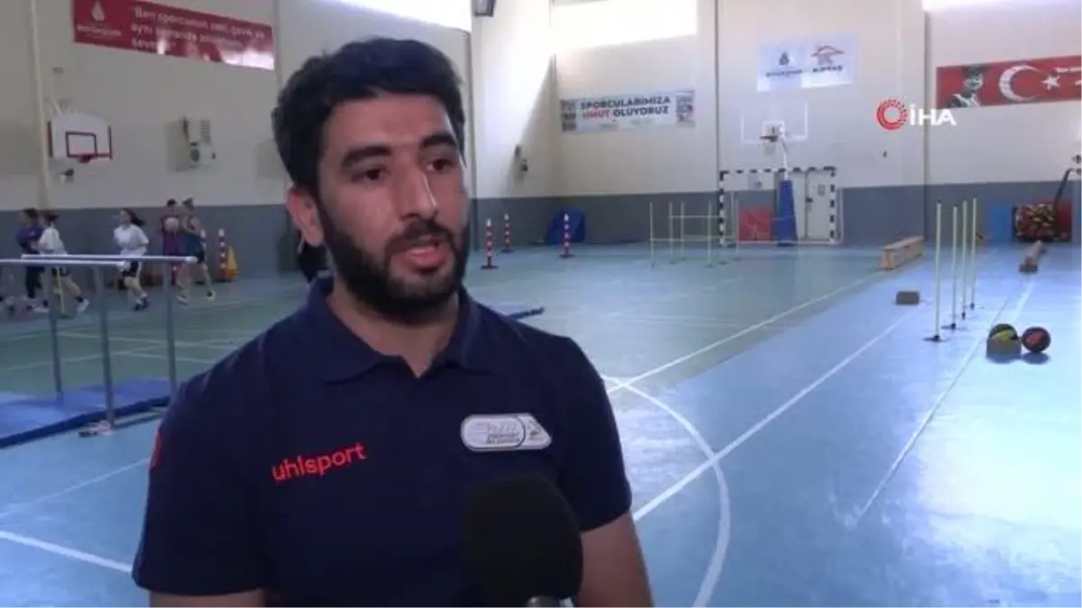 Esenyurt Belediyesi gençleri spor akademilerine hazırlıyor