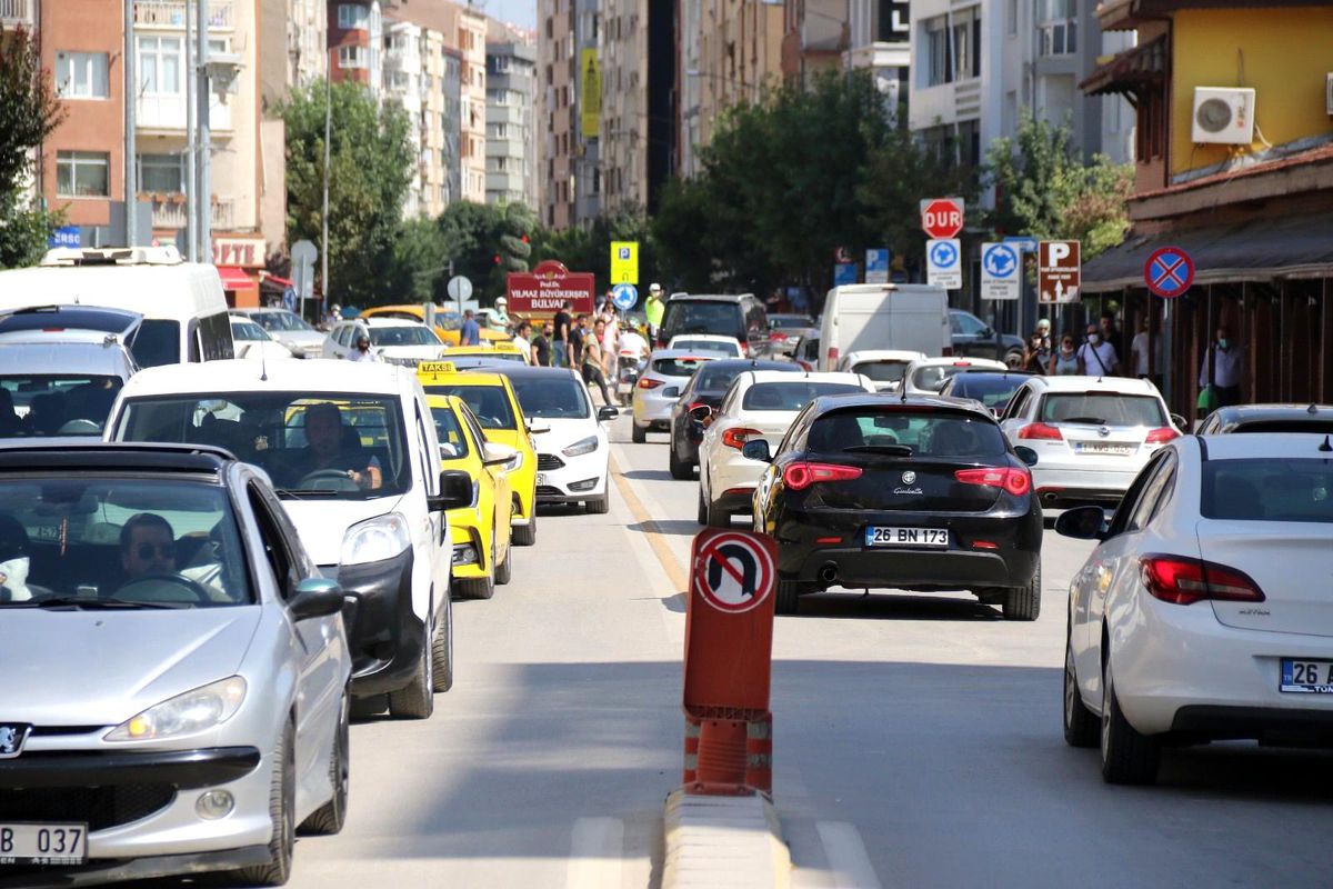Eskişehir\'in trafik sorunu çözülemiyor