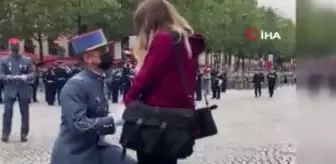 Fransa'da askeri geçit töreninde evlilik teklifi