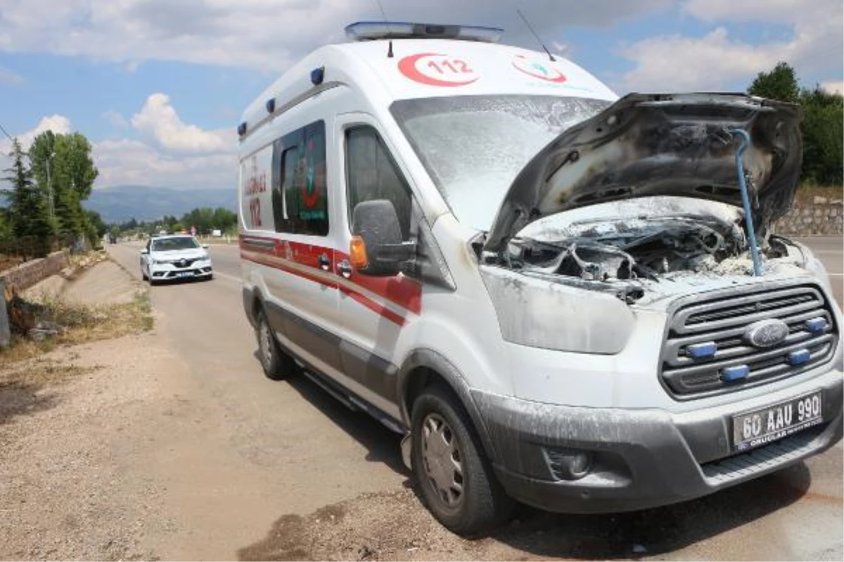 Son dakika haber | Hasta nakledilen ambulanstaki yangını sürücü söndürdü