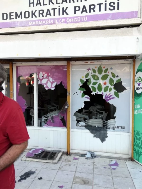 Son dakika haber! Marmaris'te HDP ilçe binasına saldıran şüpheli gözaltına alındı (2)