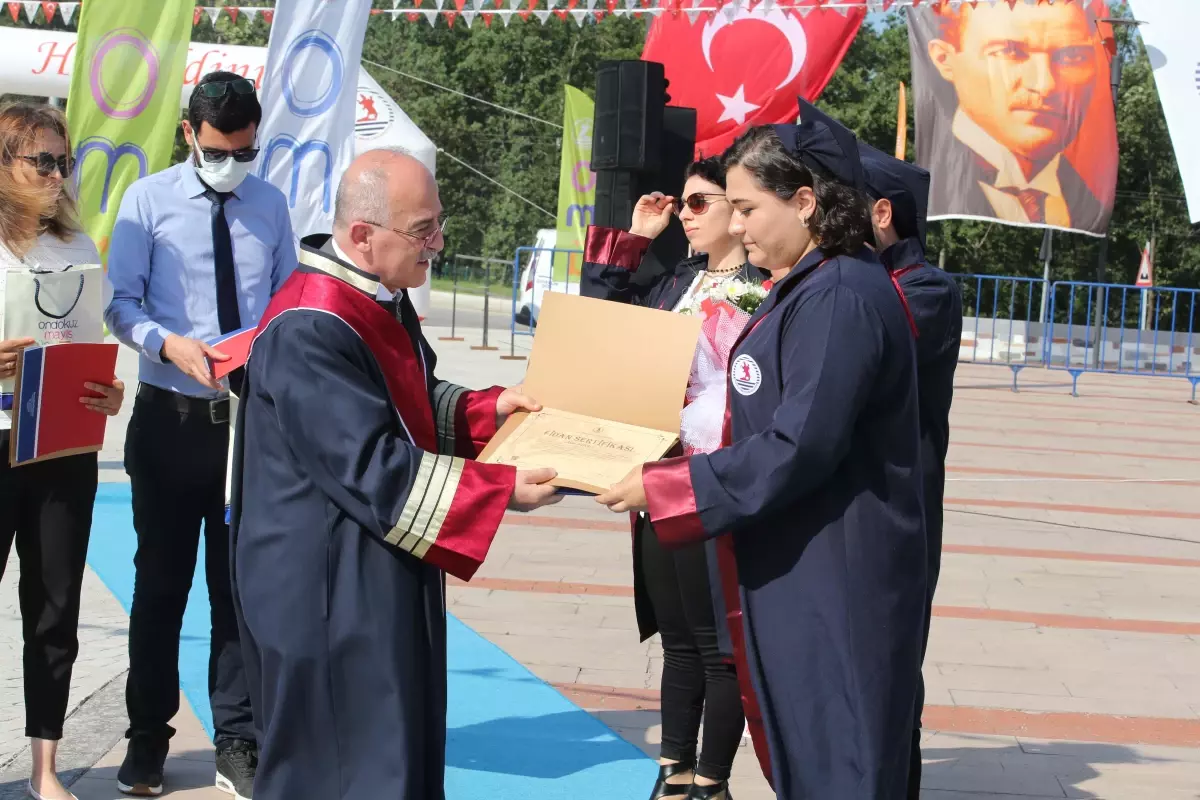 Ondokuz Mayıs Üniversitesi Ziraat Fakültesinden mezun olan 97 öğrenci törenle diplomalarını aldı