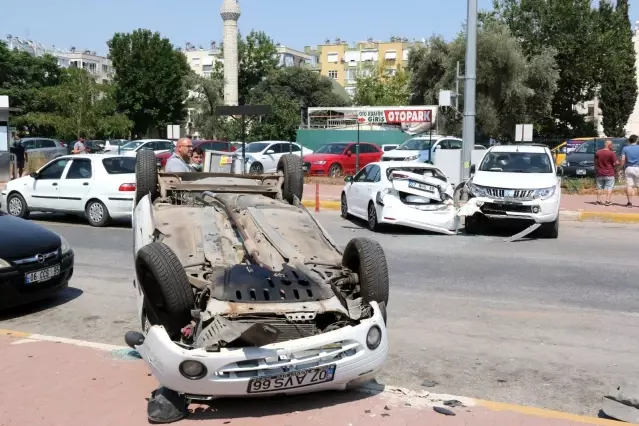 Park Etmek Isterken Kontrolden Cikan Otomobil Faciaya Neden Oluyordu Son Dakika