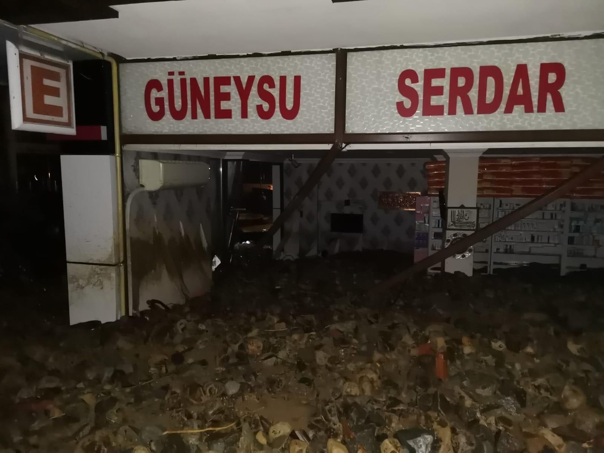 Rize\'de selde kaybolan 3 kişinin kimlikleri belli oldu