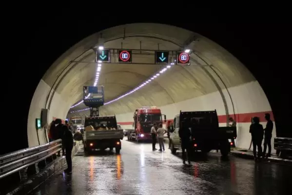 RİZE'NİN 71 YILLIK HAYALİ OLAN TÜNELDE HORONLU KUTLAMA