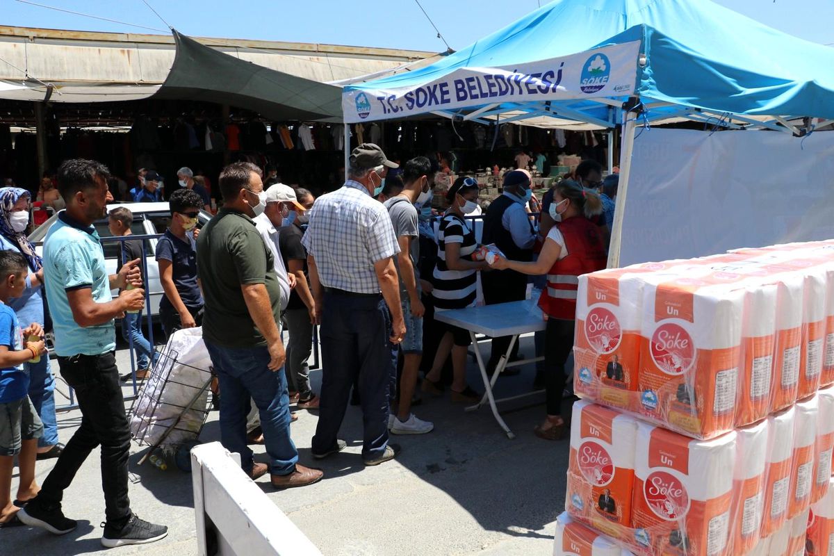 Söke Belediyesi ürettiği unu, vatandaşla buluşturdu