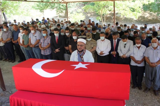 Tunceli'deki trafik kazasında yaşamını yitiren uzman çavuşun cenazesi defnedildi