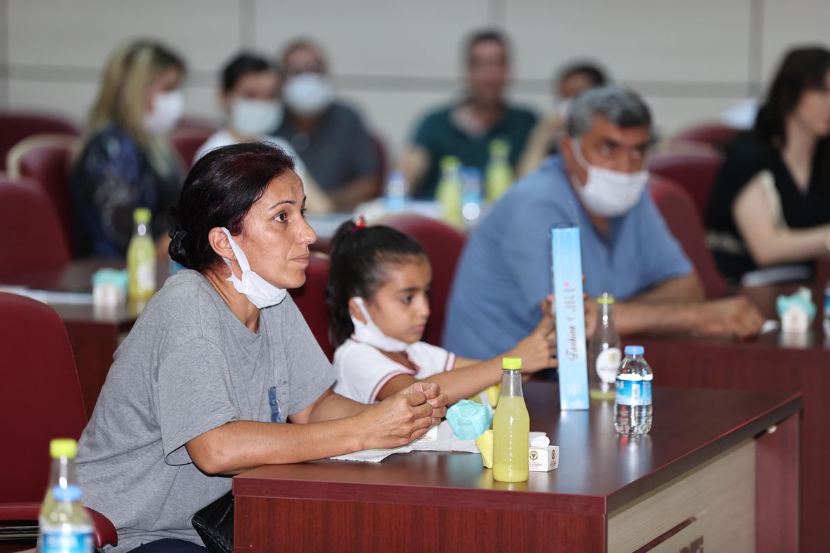 Yüreğir Belediye Başkanı Kocaispir, halk gününde vatandaşların talebini dinledi