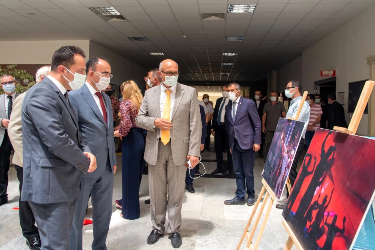 15 Temmuz Demokrasi ve Milli Birlik Günü konulu fotoğraf sergisi ve konferans