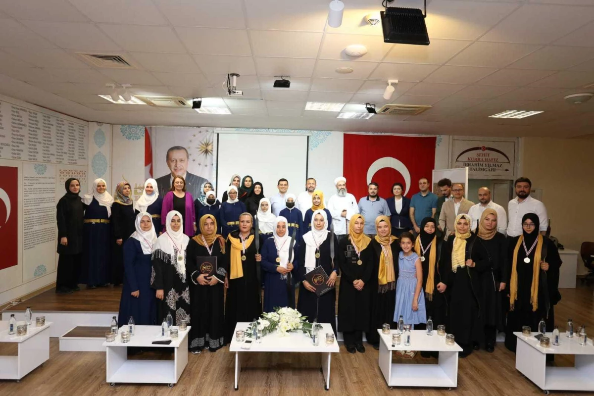 15 Temmuz Şehitlerimizi Anma Geleneksel Türk Okçuluğu Kadınlar Yarışması, Antalya\'da düzenlendi