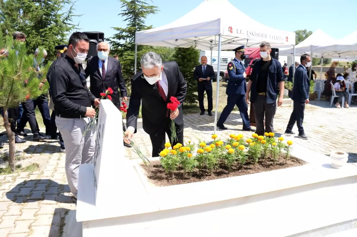 Arkadaşlarına yardıma koşan Eskişehirli 15 Temmuz şehidi kabri başında anıldı