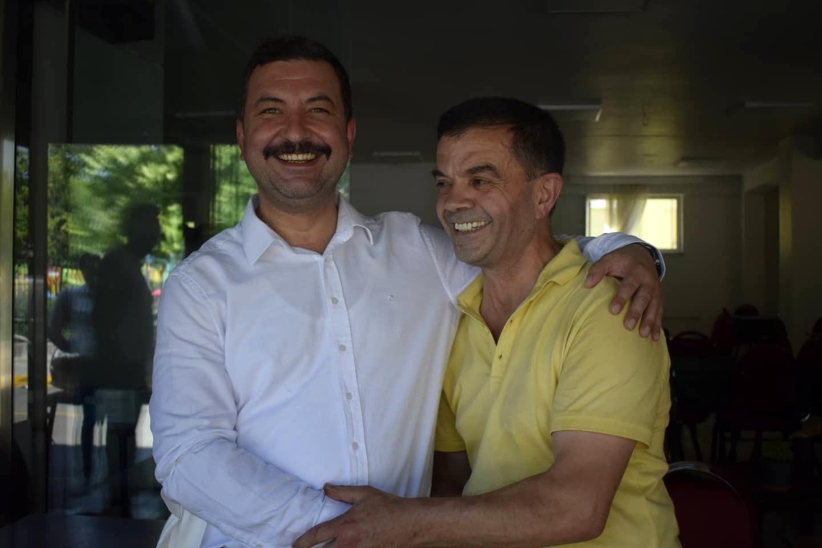 Balıkesir\'de MHP yönetimi esnaf ziyaretlerine devam ediyor