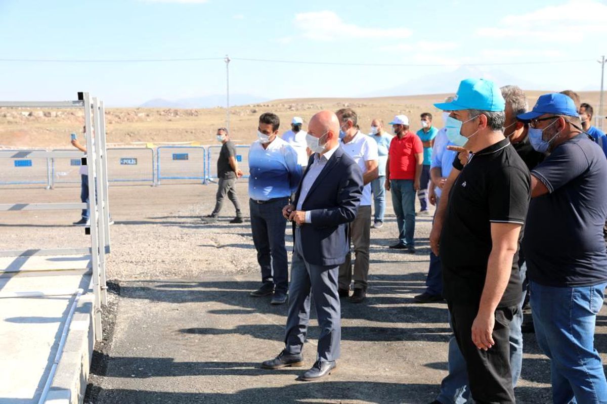 Başkan Çolakbayrakdar kurban kesim yerinde