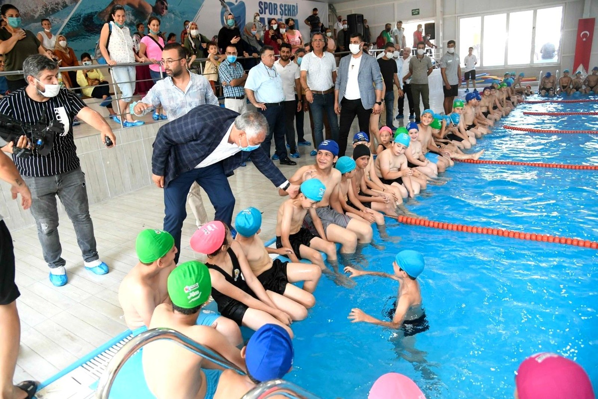 Büyükşehir\'den ücretsiz yüzme kursu