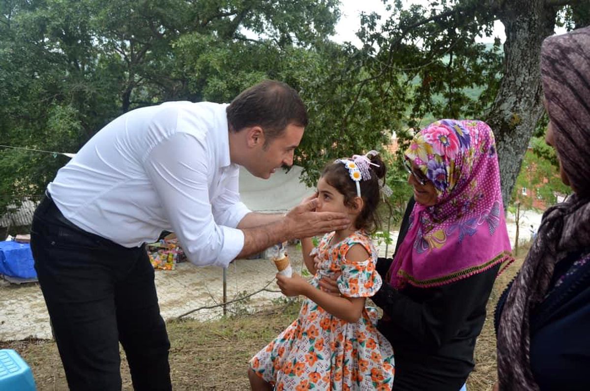 CHP Genel Başkan Yardımcısı Ahmet Akın\'dan bayramı mesajı: "Güzel günlere milletimizle kavuşacağız"