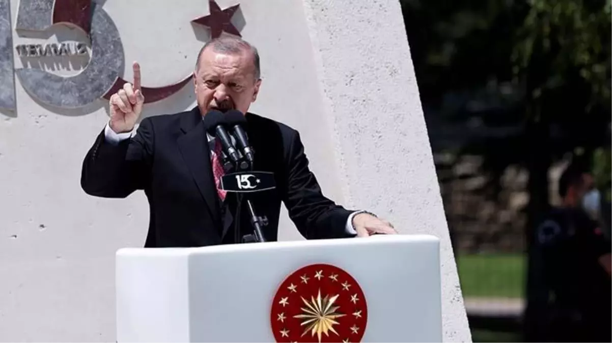 Cumhurbaşkanı Erdoğan, darbe gecesi F-16\'larla hedef alınan Beştepe\'de konuştu: O gece şehadete yürümek için tereddüt etmeyecektim