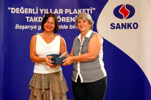 SANKO Holding'den 10 ila 40 yıl arasında çalışanlarına Değerli Yıllar Plaketi SANKO Holding'den 10 ila 40 yıl arasında çalışanlarına Değerli Yıllar Plaketi