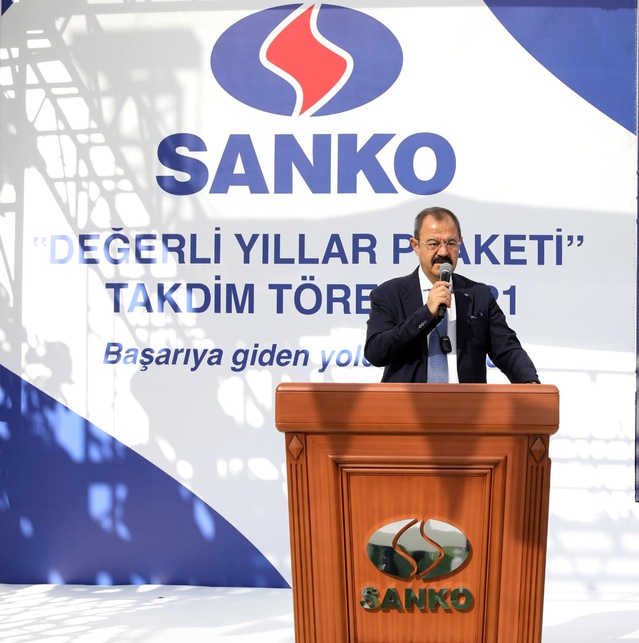 SANKO Holding'den 10 ila 40 yıl arasında çalışanlarına Değerli Yıllar Plaketi SANKO Holding'den 10 ila 40 yıl arasında çalışanlarına Değerli Yıllar Plaketi