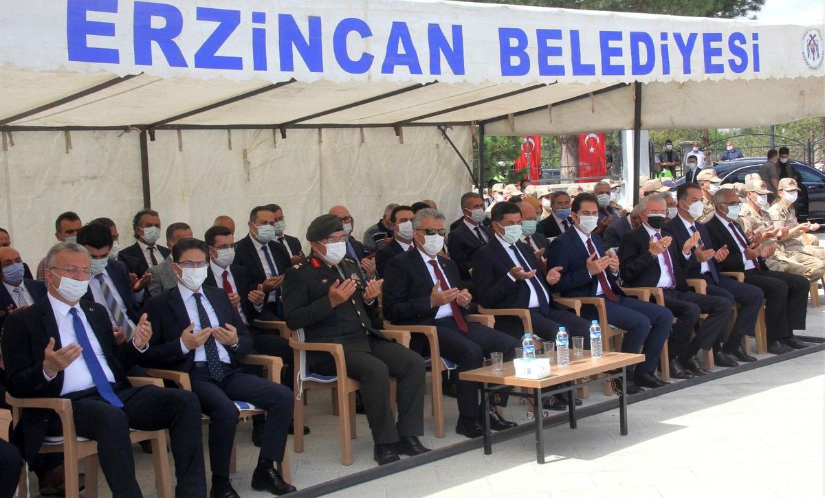 Son dakika haberleri: Erzincan\'da şehitler dualarla yâd edildi