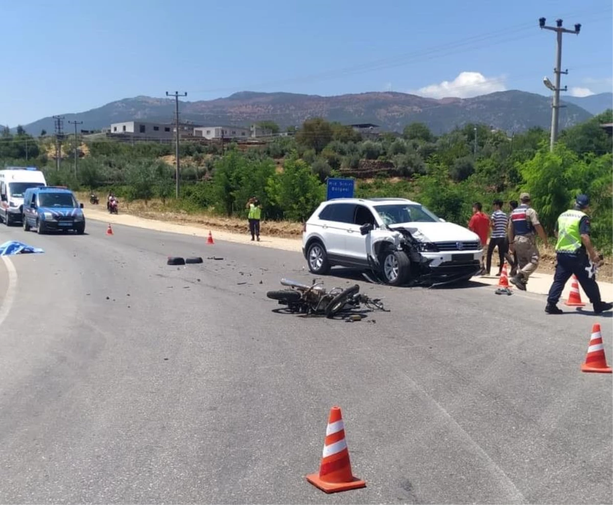 Gaziantep\'te otomobille çarpışan motosikletin sürücüsü yaşamını yitirdi
