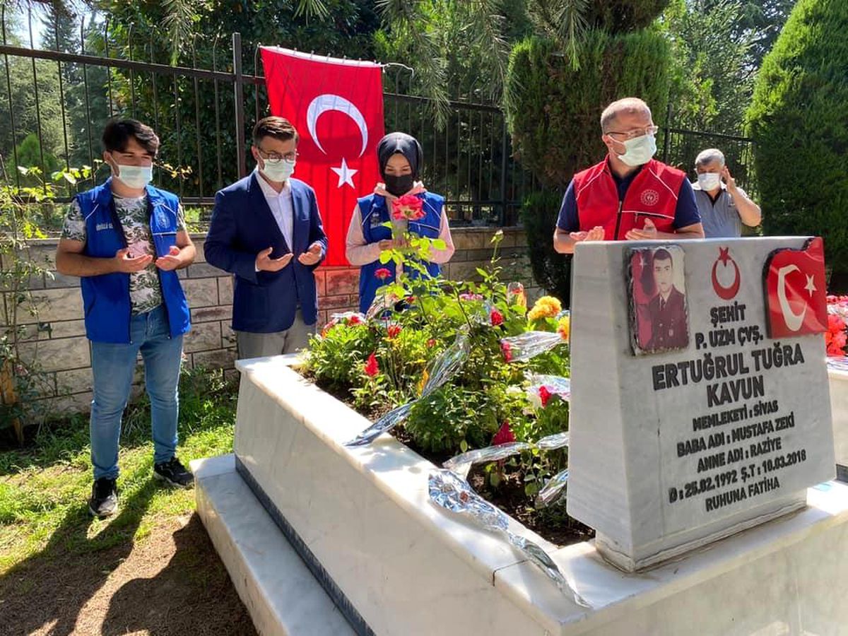 Gençlerden anlamlı ziyaret