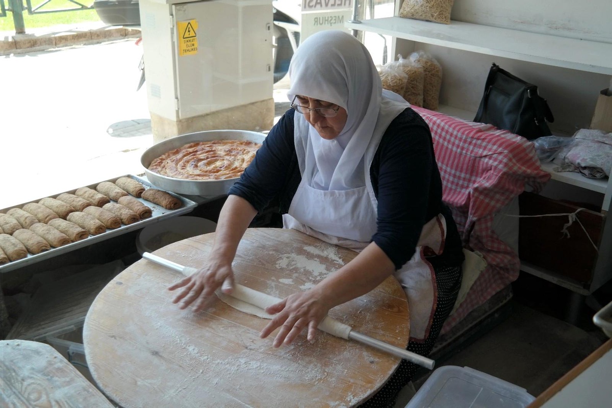 Gözlemeci teyzeler yazın da işlerinin başında