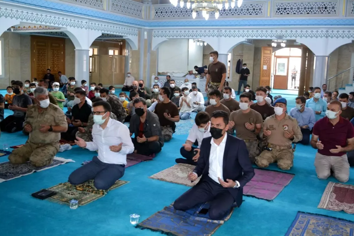 Hakkari\'de 15 Temmuz Demokrasi ve Milli Birlik Günü