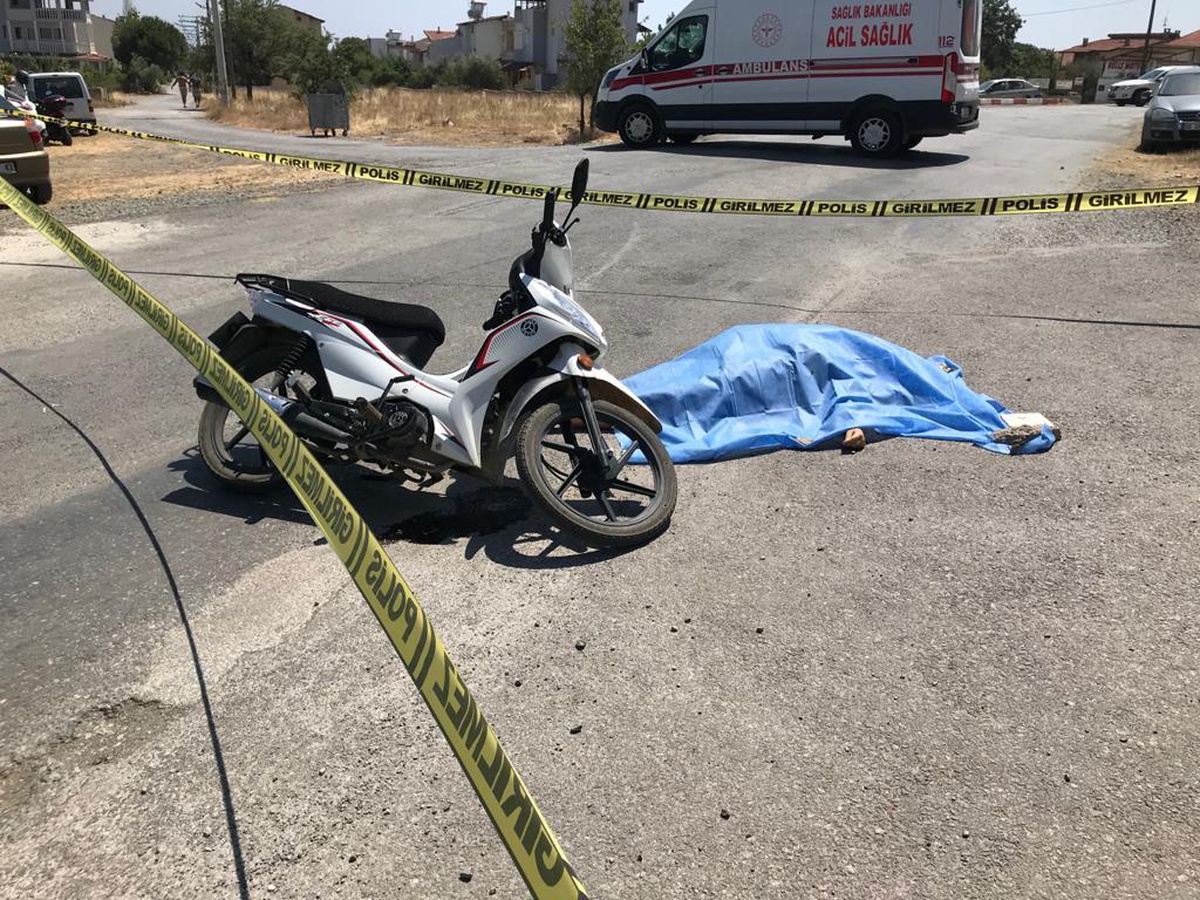 İzmir\'de motosikletiyle seyir halindeyken silahlı saldırıya uğrayan kadın, hayatını kaybetti