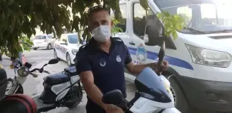 Kaldırıma motosikletini park eden zabıta, tepki üzerine kendisine ceza kesti