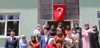 Korkut'ta kursiyerlerin el emeği göz nuru ürünleri sergilendi
