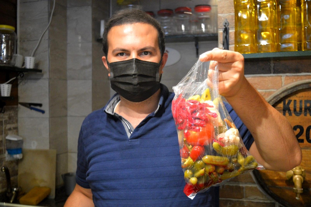 Kurban etinin yanında en güzeli \'Acı biber turşusu\'