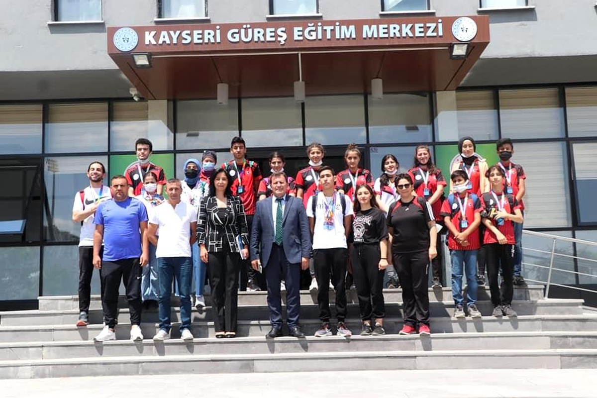 \'Mutlu Yüzler\' projesi meyvelerini vermeye başladı