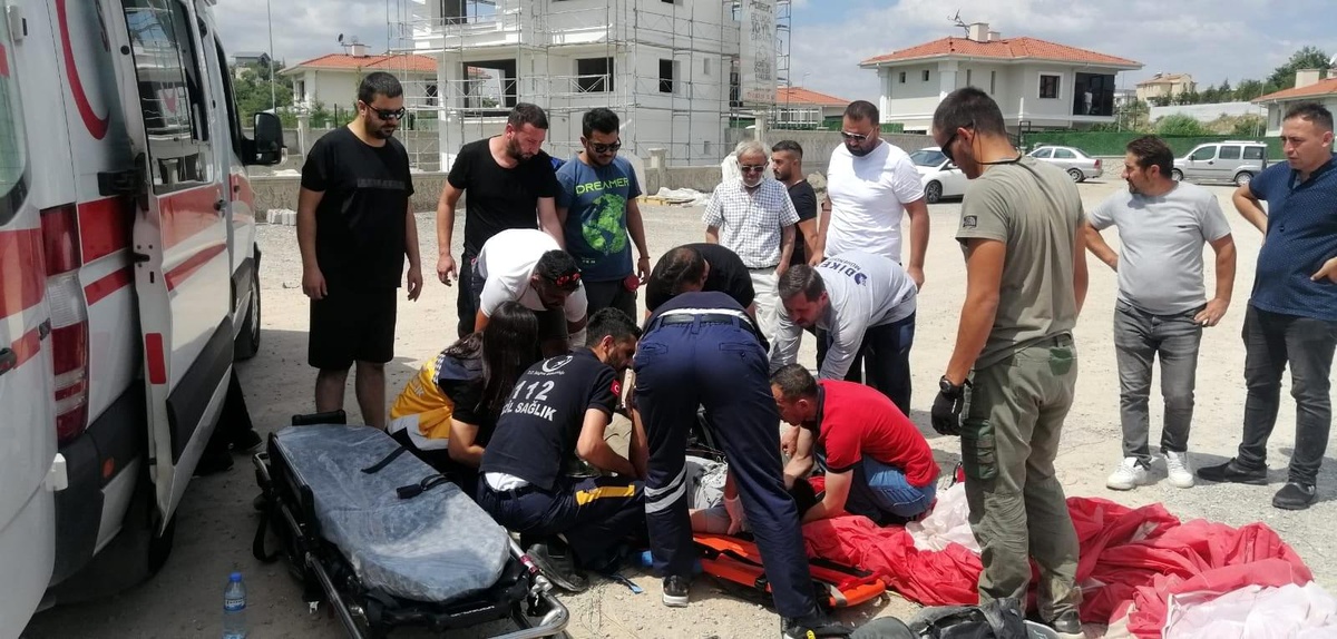 Pisti ıskalayan paraşüt taşlı zemine çakıldı: 2 yaralı