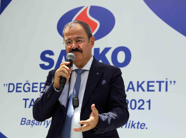 SANKO Holding'den 10 ila 40 yıl arasında çalışanlarına Değerli Yıllar Plaketi SANKO Holding'den 10 ila 40 yıl arasında çalışanlarına Değerli Yıllar Plaketi