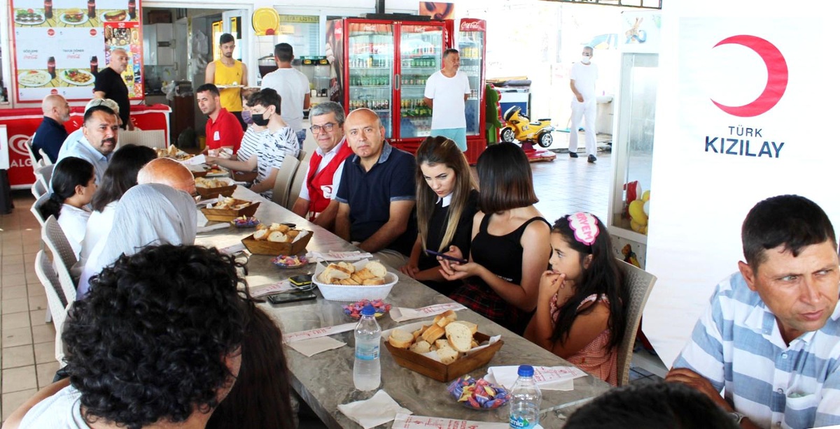 Şehit ve gazi çocuklarına bayram hediyesi