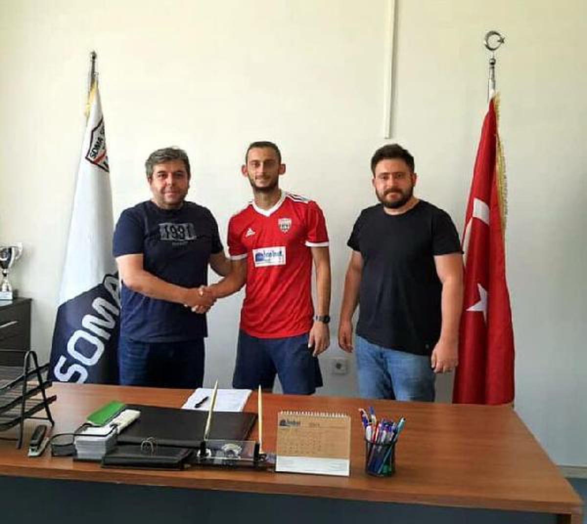 Somaspor Enes\'i renklerine bağladı