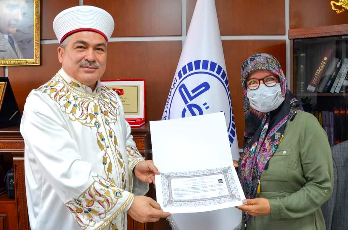 Tiyatro yönetmeni, tatil için geldiği Nevşehir\'de müslüman oldu